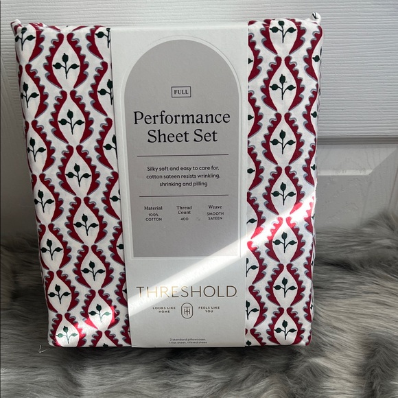 Threshold Other - Threshold Performance Sheet Set - Burgundy and White